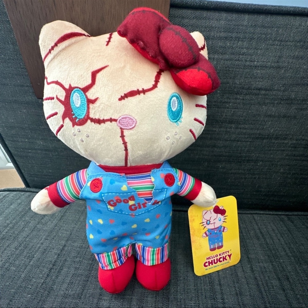 Chucky hello kitty plush Universal Studios New